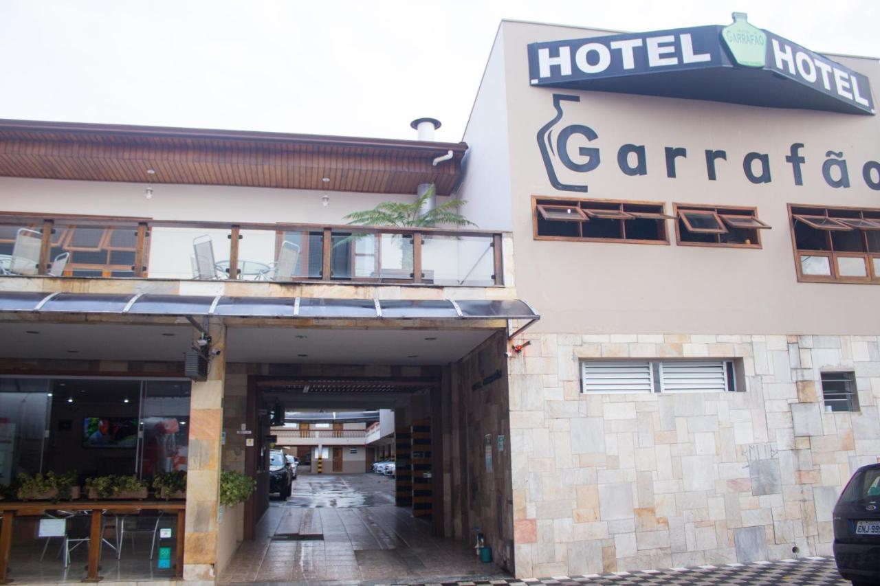 Garrafao - Rua Principal De Hotel 2*